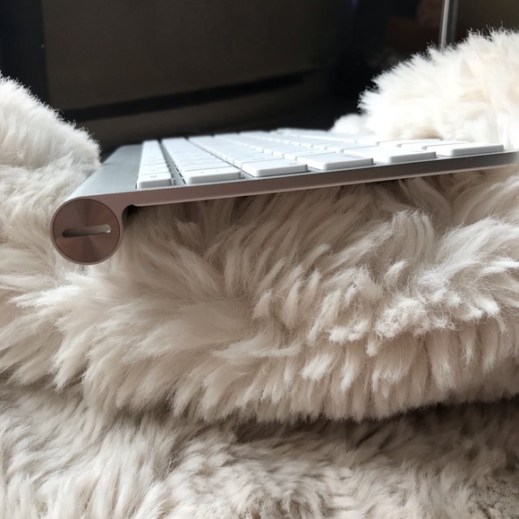 Apple Wireless Keyboard - Picture 3 of 7